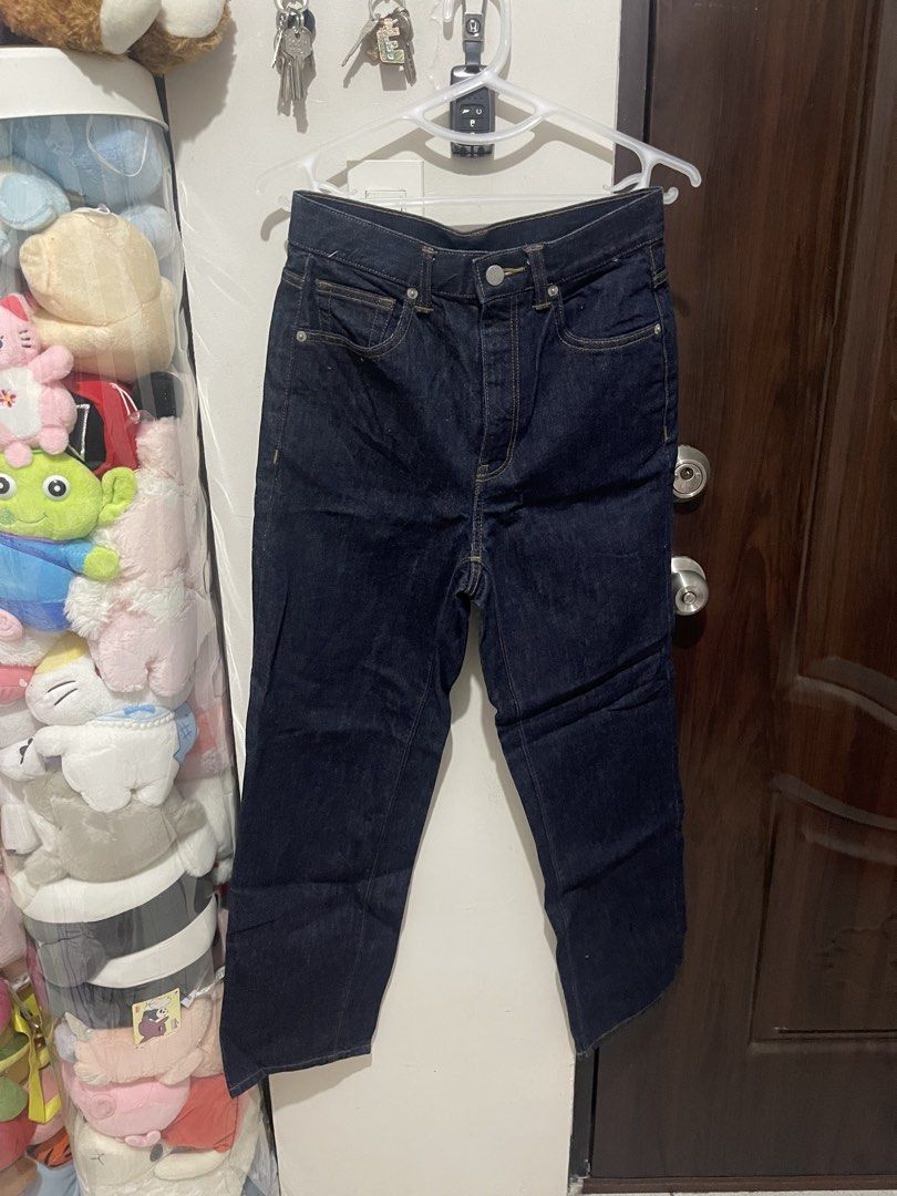 GU Dark denim blue straight leg pants (Category: Jeans) located in Marikina City. Submitted by maivilladeclutter (Listing ID 1431944129, Image 1). Description: - GU dark wash jeans - Button closure - Classic five-pocket design - Made of 100% cotton - Made in Indonesia.