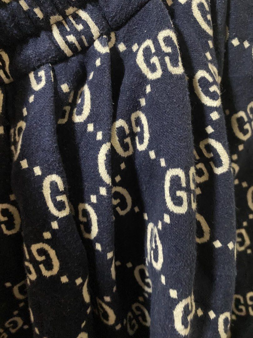 Gucci pleated monogram short (Category: Luxury Apparel) located in Manila. Submitted by avathriftedcloset (Listing ID 1431923299, Image 3). Description: Authentic gucci Small- large .
