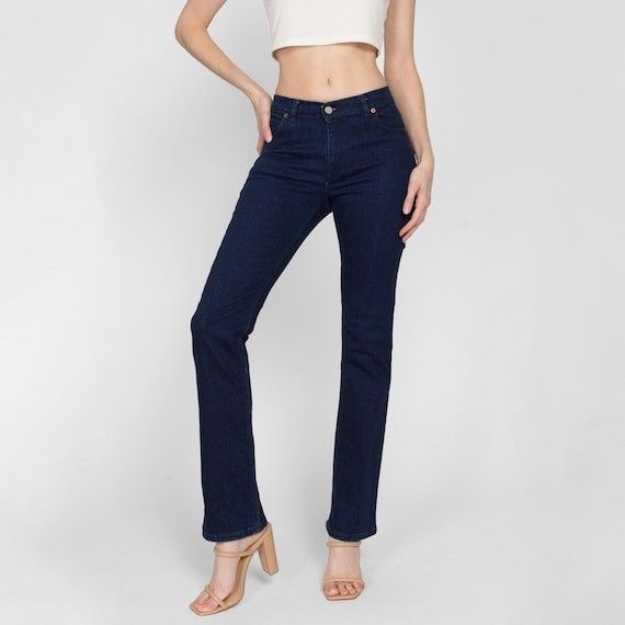 Guess Dark Wash Jeans (Category: Jeans) located in Kabankalan. Submitted by stylesavy (Listing ID 1431828679, Image 1). Description: - Dark wash Guess jeans -size: 26 to 27 - Slim boot cut - Button closure - Guess logo on front pocket and inside - Decorative design on back pocket - Dark blue color -excellent condition .