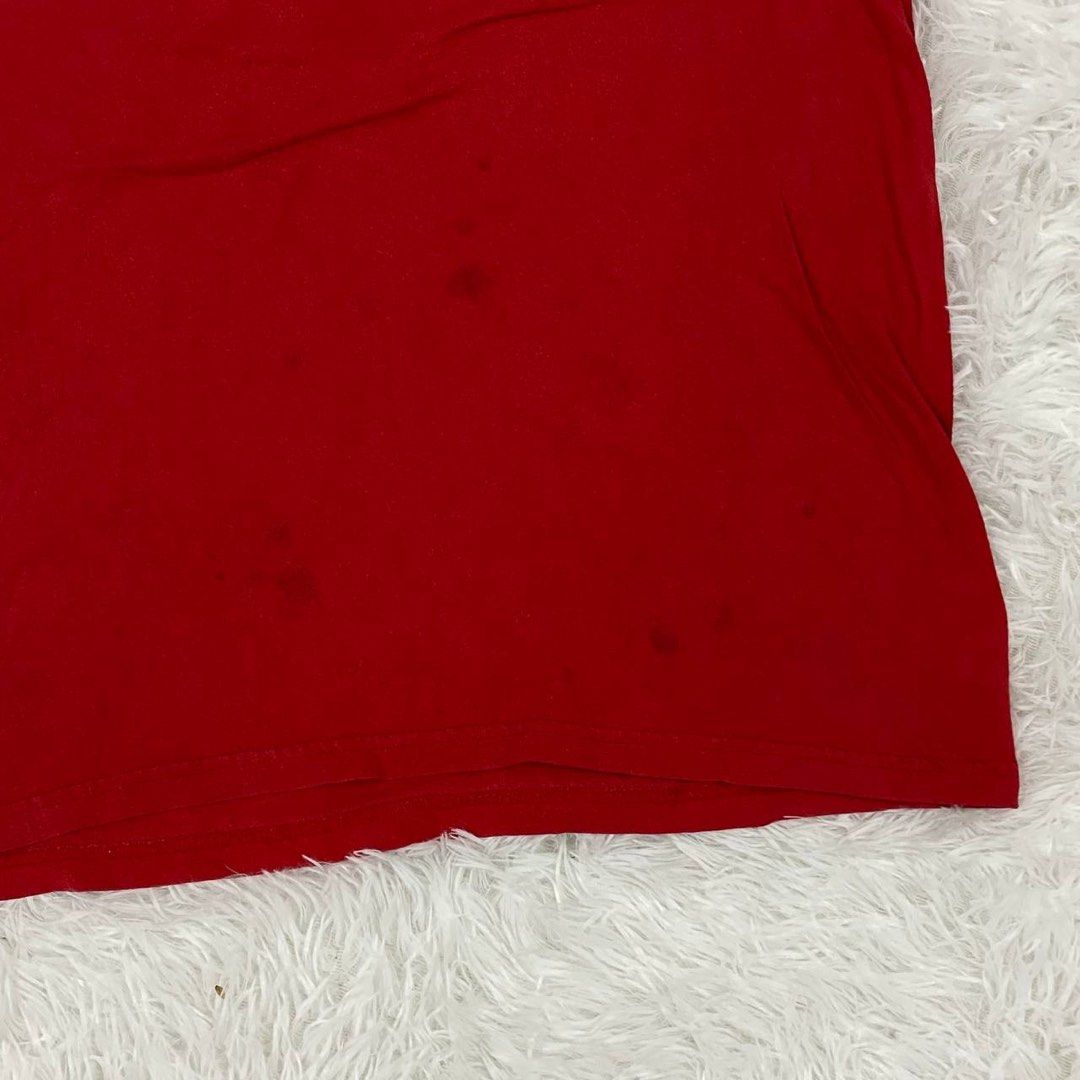Hellboy (Category: Tshirts & Polo Shirts) located in Kampong Gajah. Submitted by twohornsthrift (Listing ID 1431851793, Image 3). Description: Movie hellboy 2 the golden army film Size : M Measurement : 20” X 26” Tag : gildan Condition : 8/10 stains.