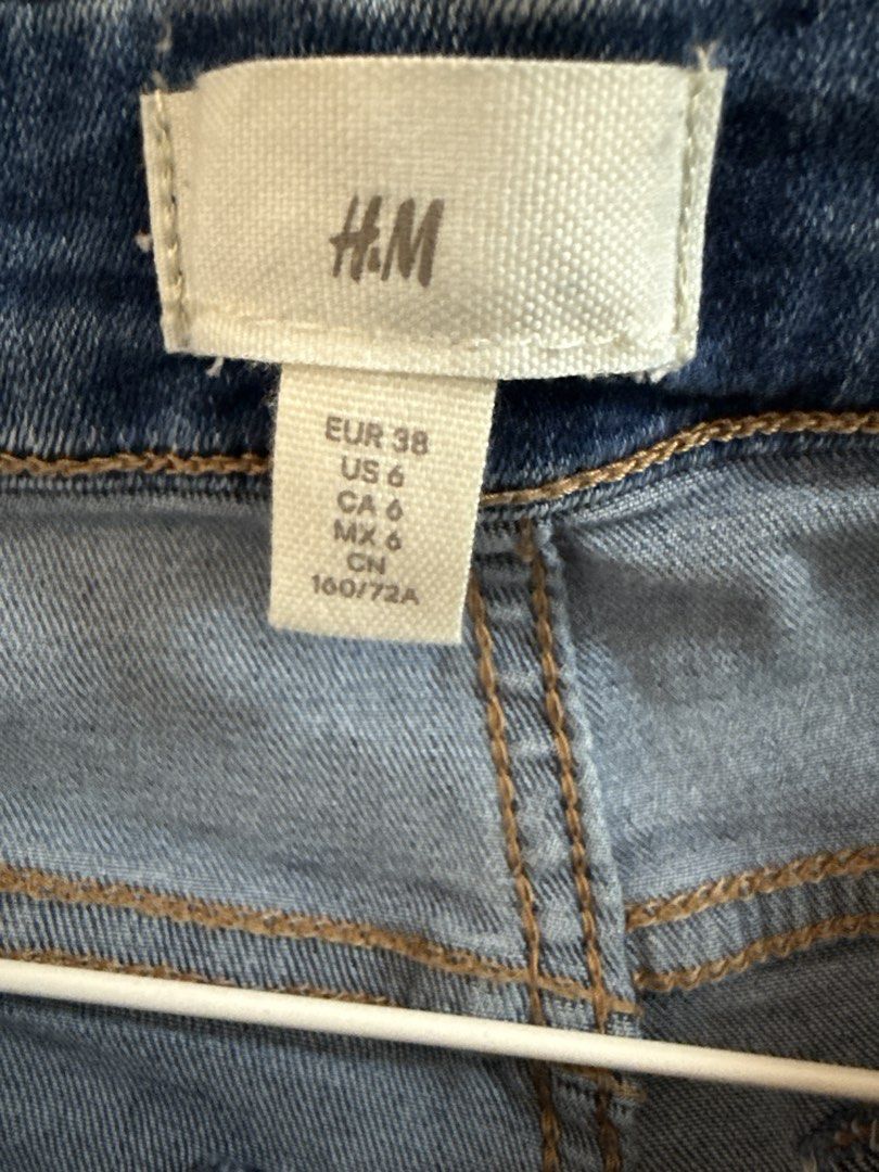 H&M Flare Jeans - EUR 38 (Category: Jeans) located in Bulacan. Submitted by tidycorner (Listing ID 1431827741, Image 2). Description: - H&M flare jeans - Light blue wash - Classic five-pocket design - Comfortable fit - Used 2x only - Flared leg - Size: EUR 38, US 6, CA 6, MX 6, CN 6 - Great for retro styles .