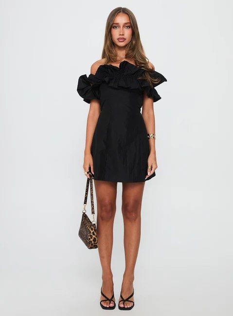H&M Linen Off Shoulder Dress (Category: Dresses) located in Quezon City. Submitted by anythingbelle (Listing ID 1431902993, Image 1). Description: .