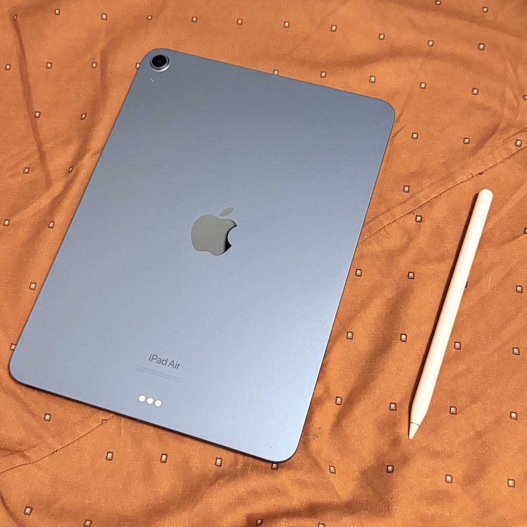 Ipad Air 5th gen - 256gb in Blue (Category: iPad) located in Paranaque City. Submitted by IamLauraaa (Listing ID 1431994545, Image 2). Description: Bought Oct 202 Wifi 100% Smooth 100% No Scratches 100% No Dents Inclusions: Original Box Original Charging Brick Romoss replacement charging chord Original Apple Pencil (2nd Gen) What you see is what you get.