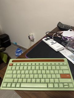 iPad Keyboard Case with Mouse - Detachable, Bluetooth, Computers & Tech ...