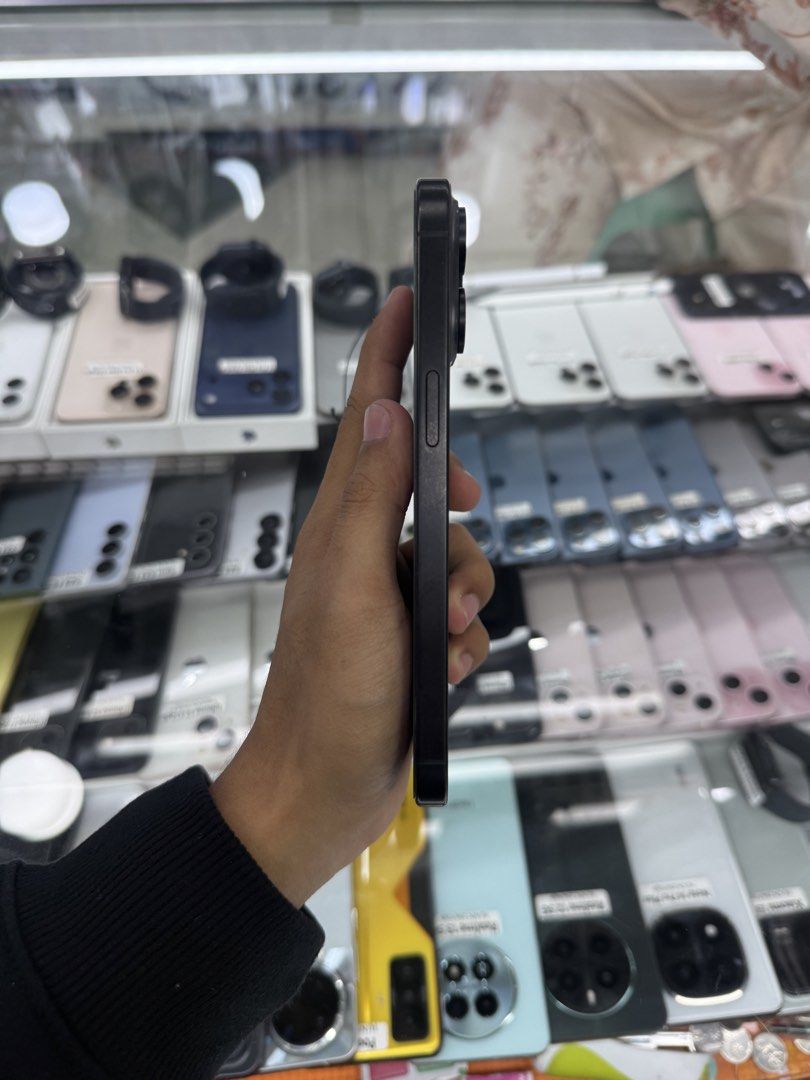 iPhone 15 Pro Max Dual Sim 256gb 95% batt openline with same serial box (Category: iPhone 15 Series) located in Manila. Submitted by carimgadgets (Listing ID 1431849285, Image 2). Description: .