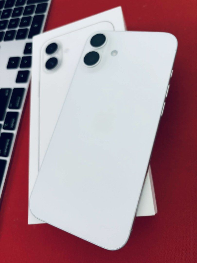 iPhone 16 Plus 128gb White (Category: iPhone 16 Series) located in Manila. Submitted by lanar23 (Listing ID 1431916744, Image 2). Description: For Sale iPhone 16 Plus 128gb White Good as new With Warranty Manufacture date: Nov 2025 Complete - with box and cable.