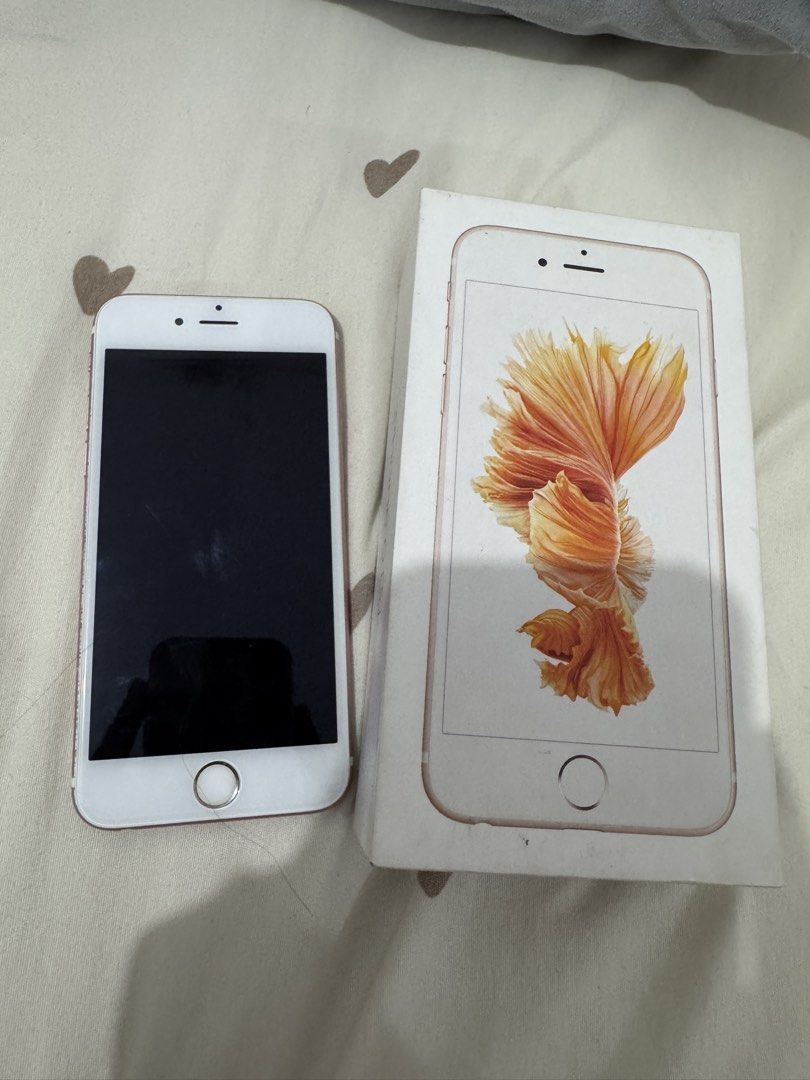 Iphone 6s (Category: iPhone 6 Series) located in Las Pinas. Submitted by driedflowerseg (Listing ID 1431941194, Image 1). Description: smartlocked iphone 6s 16gb all goods pa bukod sa battery considering the age of the phone perfect for collections and a digi cam inspired photo includes original box .