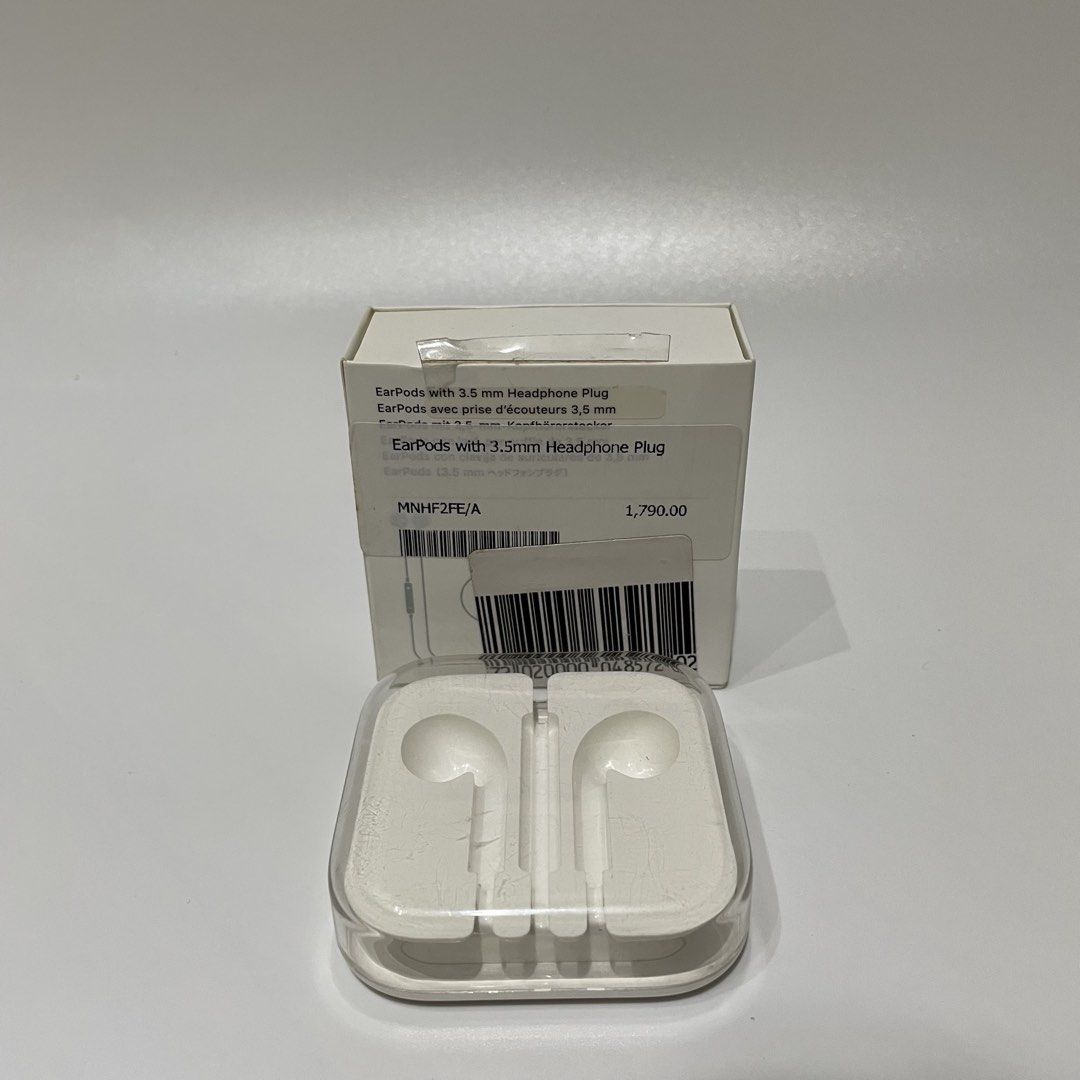 iPhone Wired Earphones (Box & Acrylic Case Only) (Category: Earphones) located in Cavite. Submitted by kyukyuchan (Listing ID 1431903360, Image 2). Description: ✨50+ ITEMS ON MY PAGE LISTING✨ [Notes: SOME ITEMS ARE FROM BALIKBAYAN BOX, THUS, BOX OR PLASTIC PACKAGINGS ARE REMOVED] Notes: - For those who need, I will be selling this - Not selling the earphones itself, just the box and acrylic case only - What You See Is What You Get - No Flaws, Unl