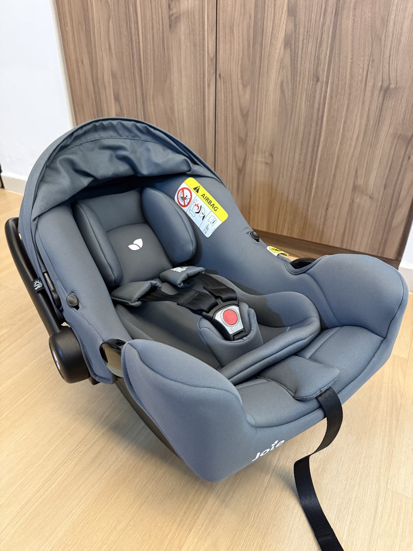 Joie Junior I-GEMM Poppenzitje, comfortabel te transporteren, reiszitje met opbergdoos, geïntegreerde riem voor poppen tot 45 cm, kinderwagen, buggy's en accessoires