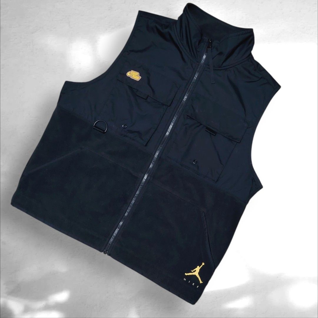 Jordan vest (Category: Coats, Jackets and Outerwear) located in Marikina City. Submitted by kingdrel (Listing ID 1431897720, Image 2). Description: Nike Utility Therma Fit Vest W 23 L 26 VERYGOOD CONDITION NO ISSUE COLORATE 9.5-10.