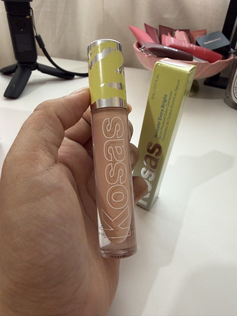 Kosas Revealer Extra Bright Color Corrector (Illusion) (Category: Makeup) located in Quezon City. Submitted by bugsbunnyyy81 (Listing ID 1431941426, Image 1). Description: Swatched only (too light for me) Authentic. Bought from Sephora Singapore.