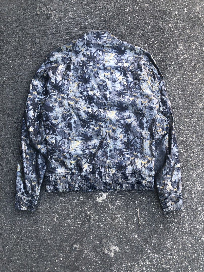 Koyo Jeans Waxed Floral Bomber Jacket (Category: Coats, Jackets and Outerwear) located in Sipalay. Submitted by lptulak (Listing ID 1431943902, Image 3). Description: - Koyo Jeans Waxed Floral Bomber Jacket - Size S - Eye-catching floral design - Waxed finish for a textured look.