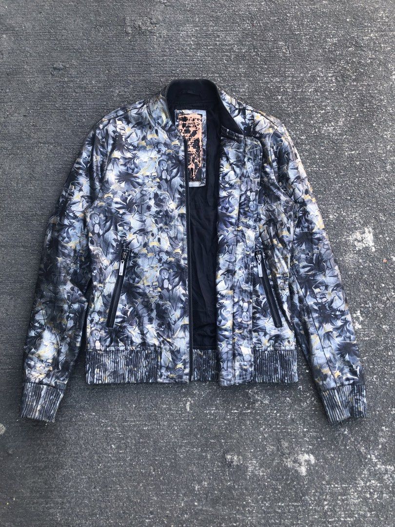 Koyo Jeans Waxed Floral Bomber Jacket (Category: Coats, Jackets and Outerwear) located in Sipalay. Submitted by lptulak (Listing ID 1431943902, Image 2). Description: - Koyo Jeans Waxed Floral Bomber Jacket - Size S - Eye-catching floral design - Waxed finish for a textured look.