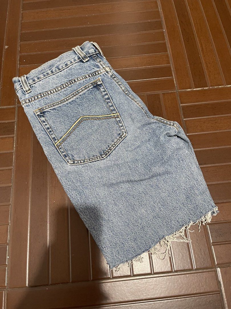 Light Washed Blue Jeans Denim Jorts (Category: Shorts) located in Quezon City. Submitted by mimi_declutters (Listing ID 1431927389, Image 2). Description: - Jeans denim shorts - Light wash - Classic five-pocket design - Button and zipper closure - Raw hem - Waist: 17 inches (approx.) - Perfect for casual wear.