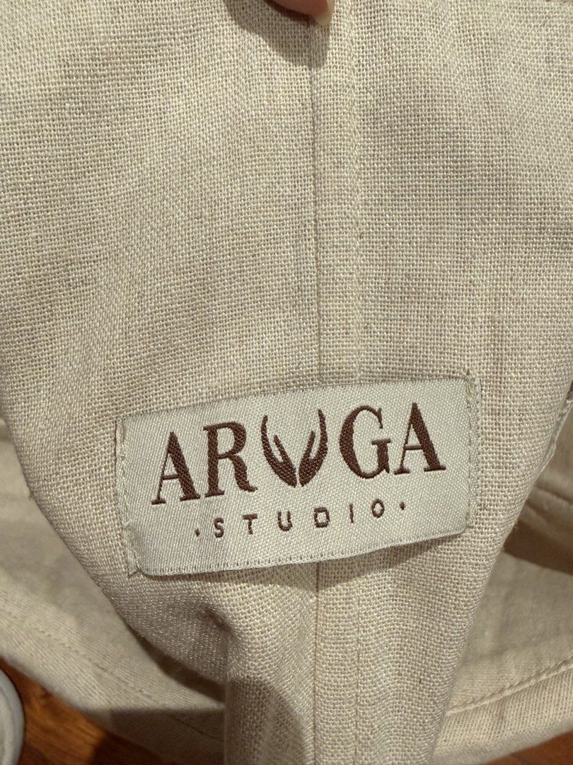 Linen corset top in oat with back adjuster (Category: Sleeveless) located in Quezon City. Submitted by shopstudio (Listing ID 1431797971, Image 3). Description: Cotton linen! Had this customized in aruga studio because they sell this in piña Helping tags: araw the line , carino , editors market , zara , mango.