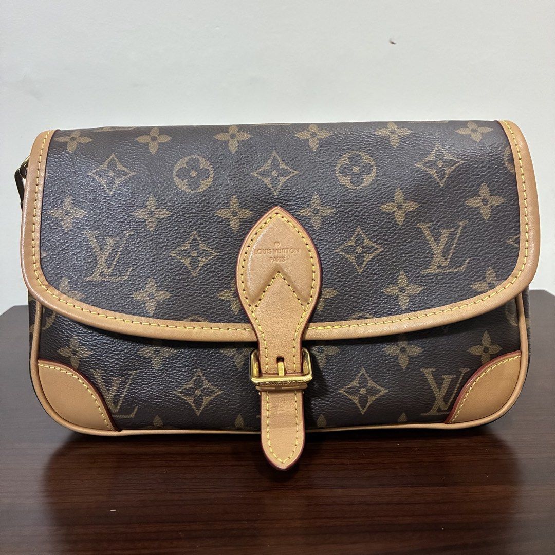 Authentic Louis Vuitton “Diane” (Category: Luxury Bags & Wallets) located in Manila. Submitted by royalwhiteridge (Listing ID 1431846062, Image 2). Description: Bought at Greenbelt. Inclusions: - Box and paper bag - dust bag - receipt - second strap - care card.