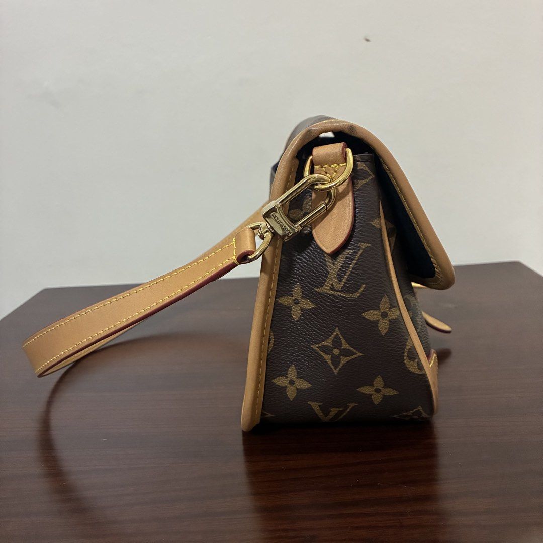 Authentic Louis Vuitton “Diane” (Category: Luxury Bags & Wallets) located in Manila. Submitted by royalwhiteridge (Listing ID 1431846062, Image 3). Description: Bought at Greenbelt. Inclusions: - Box and paper bag - dust bag - receipt - second strap - care card.