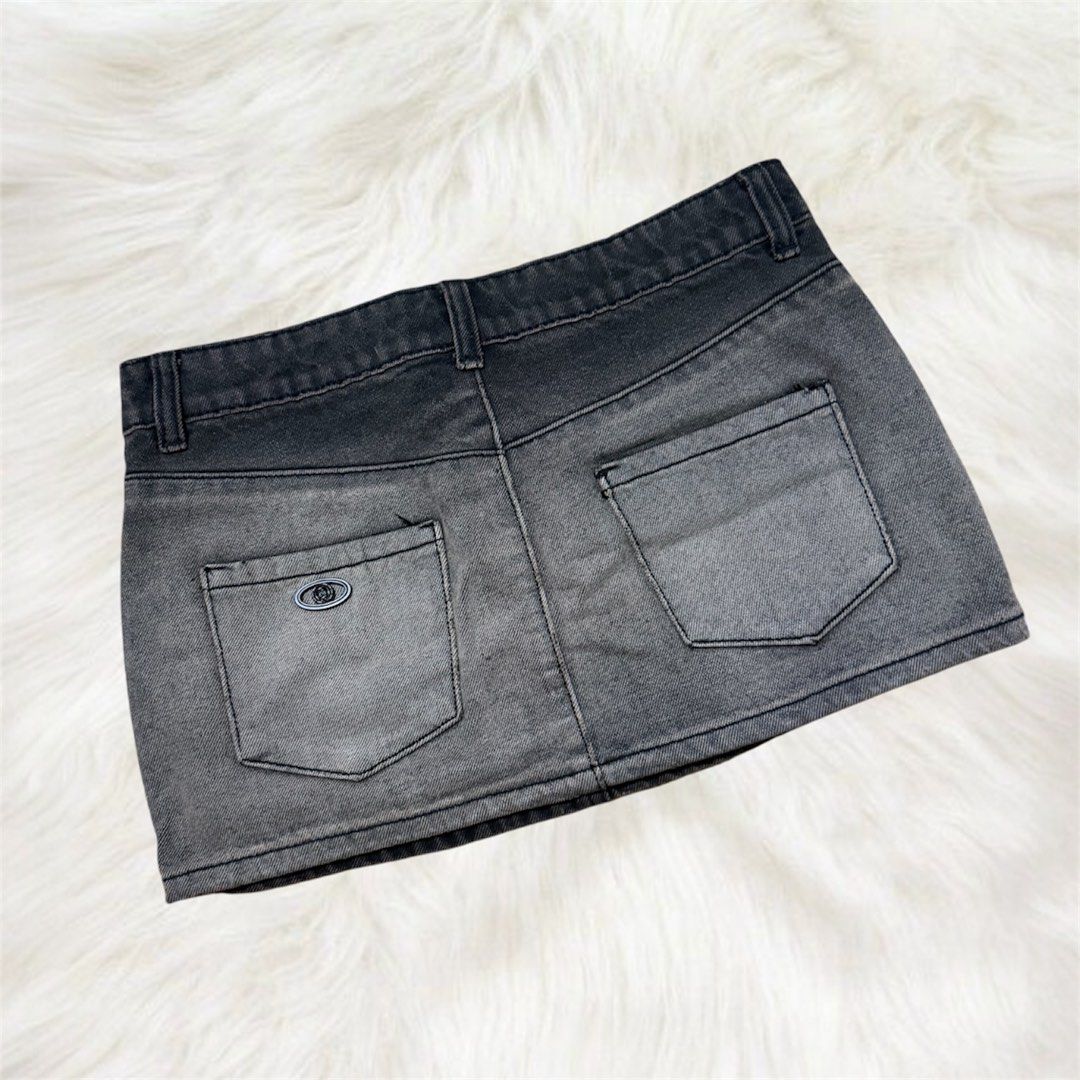 Luxe to Kill Denim Cargo Mini Skirt (Category: Skirts) located in Manila. Submitted by bluebubblegum (Listing ID 1431805763, Image 2). Description: .