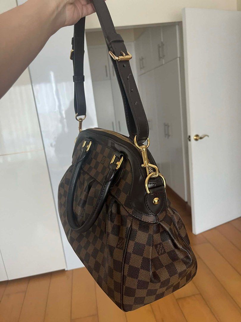 LV Damier Ebene Trevi (Category: Luxury Bags & Wallets) located in Pasig City. Submitted by cjdlcmp (Listing ID 1431806041, Image 2). Description: (with dustbag).