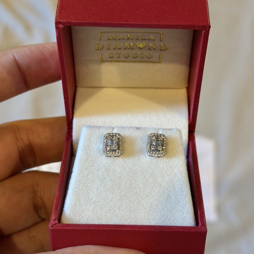 Manila Diamond Studio Diamond Earrings (Category: Earrings) located in Taguig. Submitted by pfb__ (Listing ID 1431846501, Image 2). Description: - Exquisite diamond earrings - From Manila Diamond Studio - Rectangular design with diamond halo - Set in white gold - Includes certificate of guarantee - Comes in a red box -Barely used RFS: not using it..