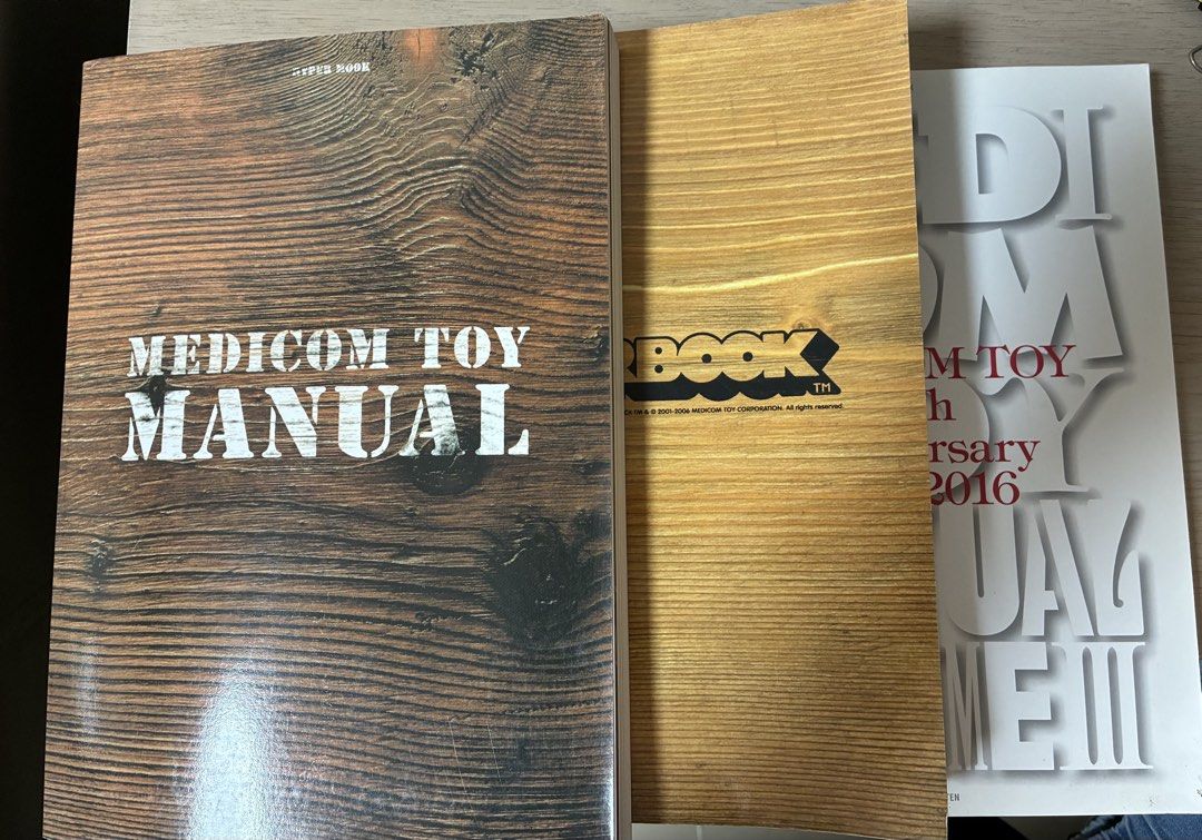 Medicom Toy Manual & Product Book （分類：雜誌）位於 Hong Kong。 由 koningu 提交（商品編號 1431957561，圖片 1）。簡介： 。
