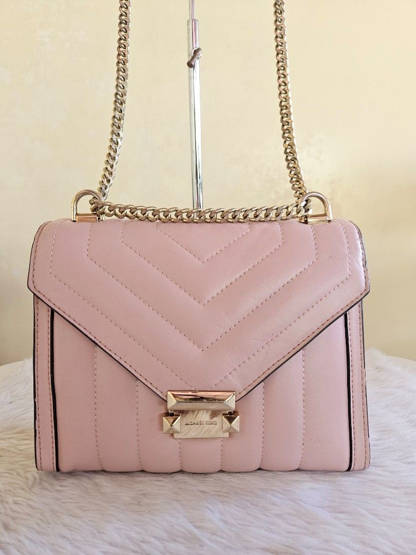 Michael Kors sling bag (Category: Luxury Bags & Wallets) located in Batangas. Submitted by iris_26 (Listing ID 1431997853, Image 2). Description: .
