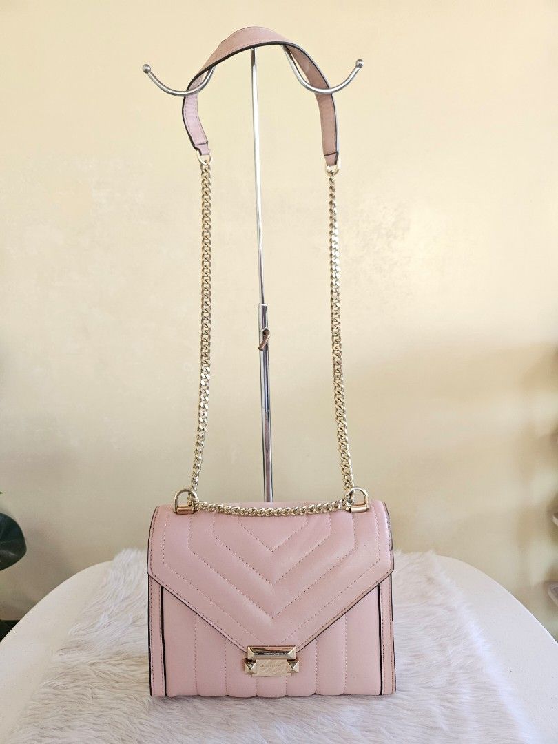 Michael Kors sling bag (Category: Luxury Bags & Wallets) located in Batangas. Submitted by iris_26 (Listing ID 1431997853, Image 1). Description: .
