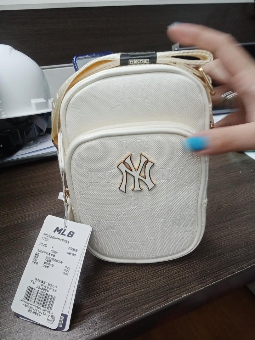 MPO MLB bags (Category: Luxury Bags & Wallets) located in Marikina City. Submitted by everything4less (Listing ID 1431915170, Image 1). Description: Super mura na bags meetup puedeng pagusapan.