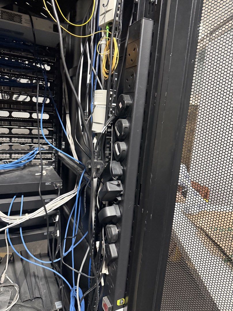 Network server rack (Category: Other Security Devices) located in Singapore. Submitted by ulagualagu_889 (Listing ID 1431944783, Image 1). Description: .