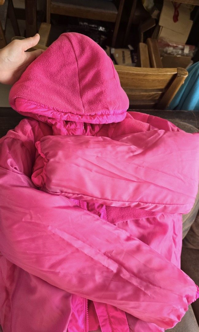 New Old Navy Pink Puffer Jacket (Category: Coats, Jackets and Outerwear) located in Pasig City. Submitted by spaceshift (Listing ID 1402788786, Image 3). Description: Old Navy Puffer Jacket with hood in Flamingo Pink [New with tag] - Php 1,250 📍 Kids size XL can fit Women XS 📍 New with tag .