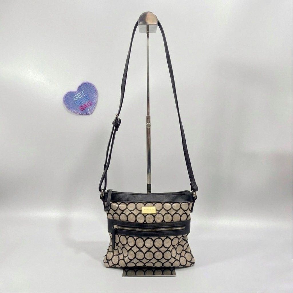 Nine west Sling bag UNISEX (Category: Cross-body Bags) located in Tacloban City. Submitted by getthatbag.ph (Listing ID 1431984902, Image 1). Description: Item authenticity is unverified. Please proceed with discretion. 💰 Mode of Payment: GCash Shop with confidence ✨ Search “Blaire Collections” on Facebook for legitimacy check Accounts: FB / TikTok / Carousell — @thefinalchapter.bookstore / fb: final chapter #thriftph #preloved #streetwear #y2k 