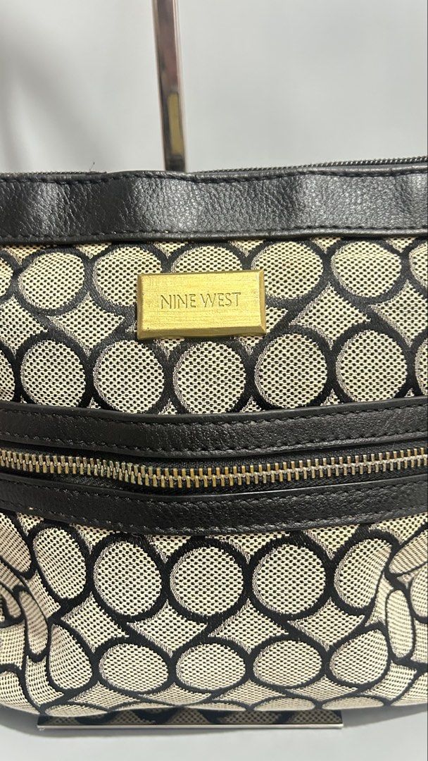 Nine west Sling bag UNISEX (Category: Cross-body Bags) located in Tacloban City. Submitted by getthatbag.ph (Listing ID 1431984902, Image 3). Description: Item authenticity is unverified. Please proceed with discretion. 💰 Mode of Payment: GCash Shop with confidence ✨ Search “Blaire Collections” on Facebook for legitimacy check Accounts: FB / TikTok / Carousell — @thefinalchapter.bookstore / fb: final chapter #thriftph #preloved #streetwear #y2k 
