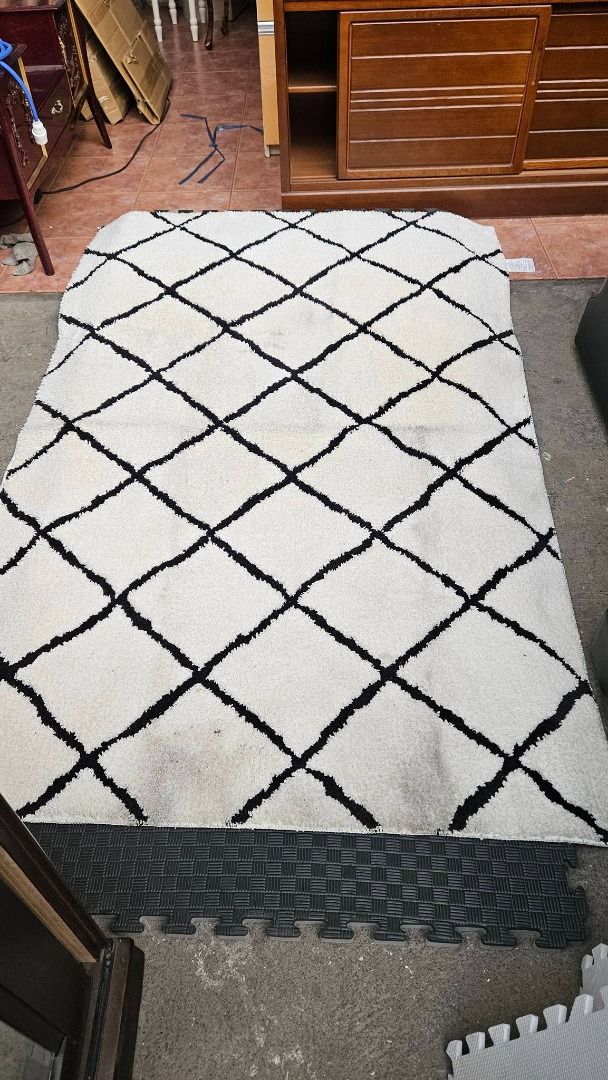 NITORI TUFTED SOFT RUG CARPET (Category: Carpets, Mats & Flooring) located in Sablan. Submitted by gongonshelley12 (Listing ID 1431956668, Image 1). Description: FIRST TO PAY, FIX PRICE 1700 ONLY... SUPER SALE!!! NITORI TUFTED SOFT RUG CARPET 130 X 185 CM EXCELLENT CONDITION, MAY PART LANG NA NADUMIHAN JAPAN QUALITY SURE NA MATIBAY KUNIN NIYO TO FURRY CARPET SOBRANG LAMBOT MAGANDA ILAGAY SA SALA AT KWARTO NIYO.