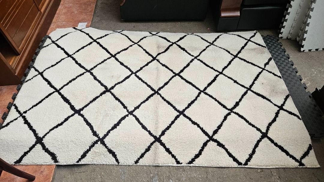 NITORI TUFTED SOFT RUG CARPET (Category: Carpets, Mats & Flooring) located in Sablan. Submitted by gongonshelley12 (Listing ID 1431956668, Image 2). Description: FIRST TO PAY, FIX PRICE 1700 ONLY... SUPER SALE!!! NITORI TUFTED SOFT RUG CARPET 130 X 185 CM EXCELLENT CONDITION, MAY PART LANG NA NADUMIHAN JAPAN QUALITY SURE NA MATIBAY KUNIN NIYO TO FURRY CARPET SOBRANG LAMBOT MAGANDA ILAGAY SA SALA AT KWARTO NIYO.
