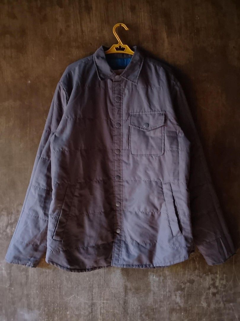 OLD NAVY BUTTON UP HARINGTON (Category: Activewear) located in Calabanga. Submitted by foxsthrift_420 (Listing ID 1431956802, Image 1). Description: size medium no issue as new condition dm sa interested.