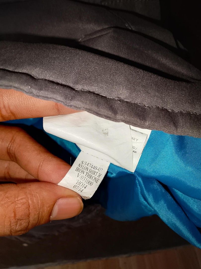 OLD NAVY BUTTON UP HARINGTON (Category: Activewear) located in Calabanga. Submitted by foxsthrift_420 (Listing ID 1431956802, Image 3). Description: size medium no issue as new condition dm sa interested.