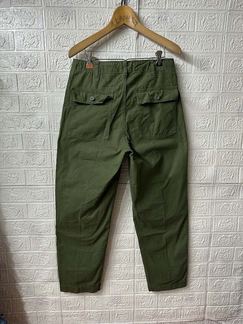 Olive Green Military Style Pants (Category: Jeans) located in General Santos City (Dadiangas). Submitted by markinho_ideas (Listing ID 1431943771, Image 2). Description: - Olive green military-inspired pants - High-waisted fit - Straight leg cut - Multiple pockets - Button fly - Durable construction - Perfect for a casual, rugged style - Versatile wardrobe addition.