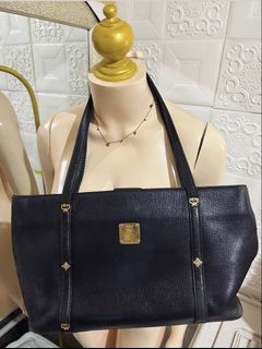 (Category: ) located in . Submitted by classychiccloset (Listing ID 1431846435, Image 1). Description: .
