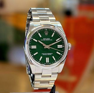 (Category: ) located in . Submitted by davidofftimepieces (Listing ID 1431880900, Image 1). Description: .
