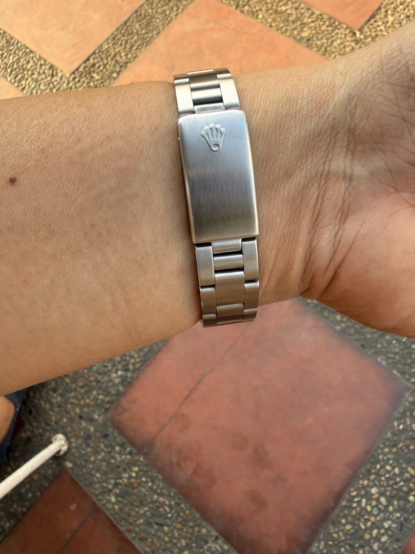 Rolex Oyster Perpetual Date 1500 (Category: Luxury Watches) located in Makati City. Submitted by mike2829 (Listing ID 1431889024, Image 3). Description: FOR SALE - Rolex Oyster Perpetual Date watch - Reference number 1500 - Features a silver dial - Date display function - Aftermarket Stainless steel bracelet with Rolex clasp - Screw-down crown - In good working condition - Unit only Can do meet ups in Makati and BGC Price negotiable RFS : downsiz