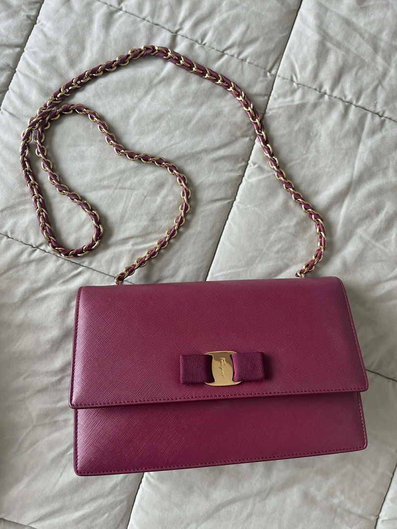Salvatore Ferragamo Sofia (Category: Luxury Bags & Wallets) located in Pasig City. Submitted by cjdlcmp (Listing ID 1431806309, Image 1). Description: Salvatore Ferragamo Sofia Bag (no more dustbag) but will provide LV dustbag when delivered..