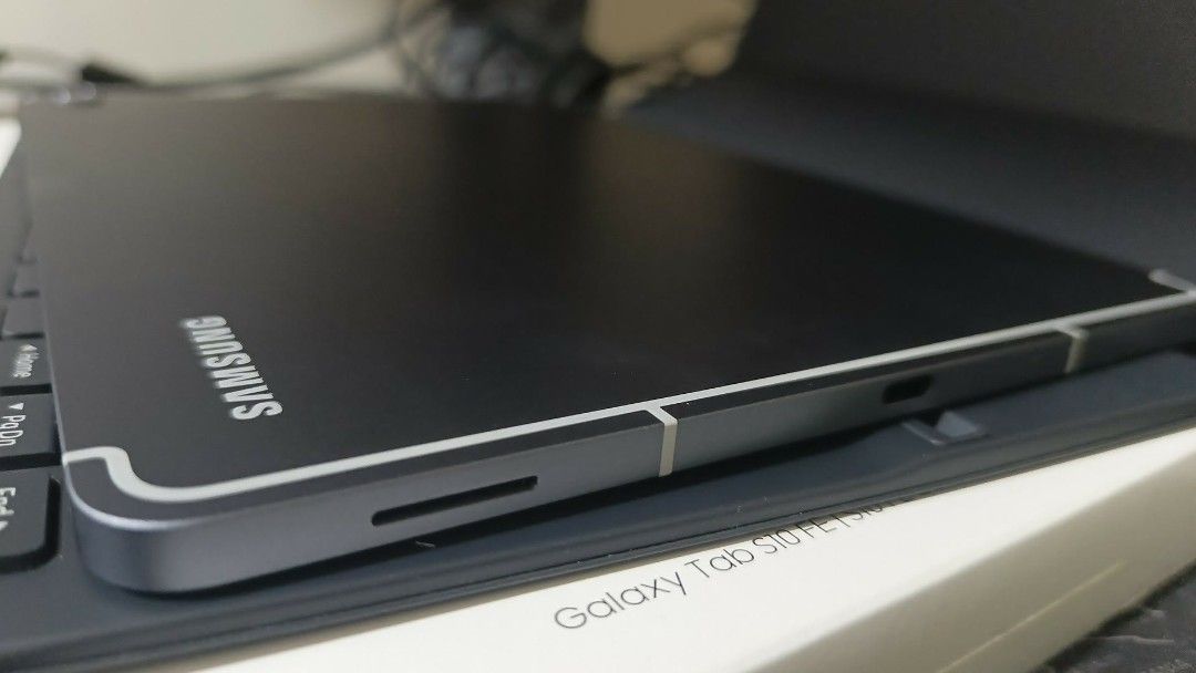 Samsung Galaxy S10 FE (Category: Android) located in Valenzuela. Submitted by vmae123 (Listing ID 1431866206, Image 2). Description: with pen, magnetic keyboard RFS: Hindi ko magamit, pang Netflix lang kaso busy..