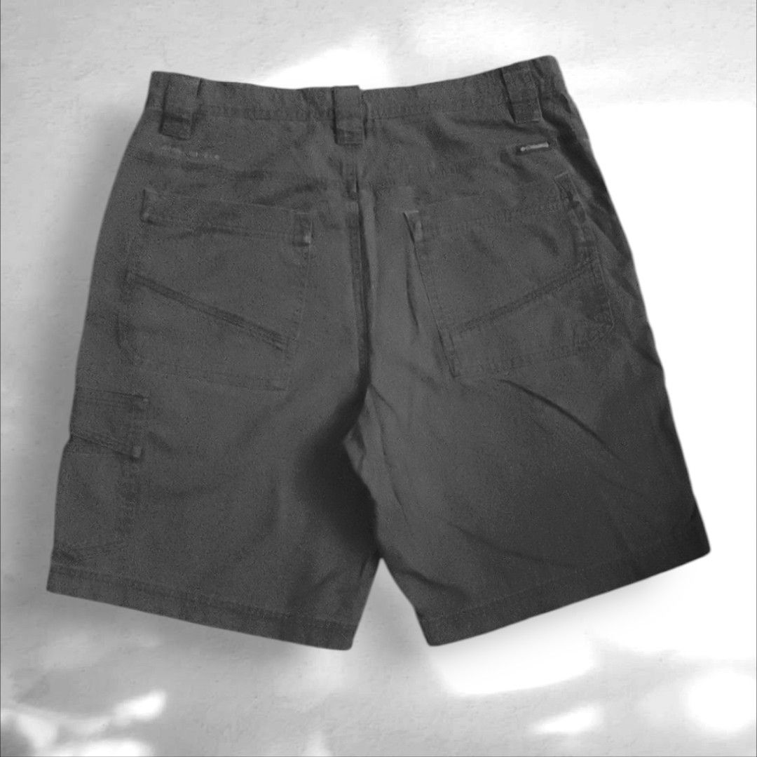 Shorts (Category: Shorts) located in Marikina City. Submitted by kingdrel (Listing ID 1431804409, Image 2). Description: Columbia Omni-Shield 6 pocket Camping shorts W 32 L 9 VERYGOOD CONDITION NO ISSUE COLORATE 9.5-10.