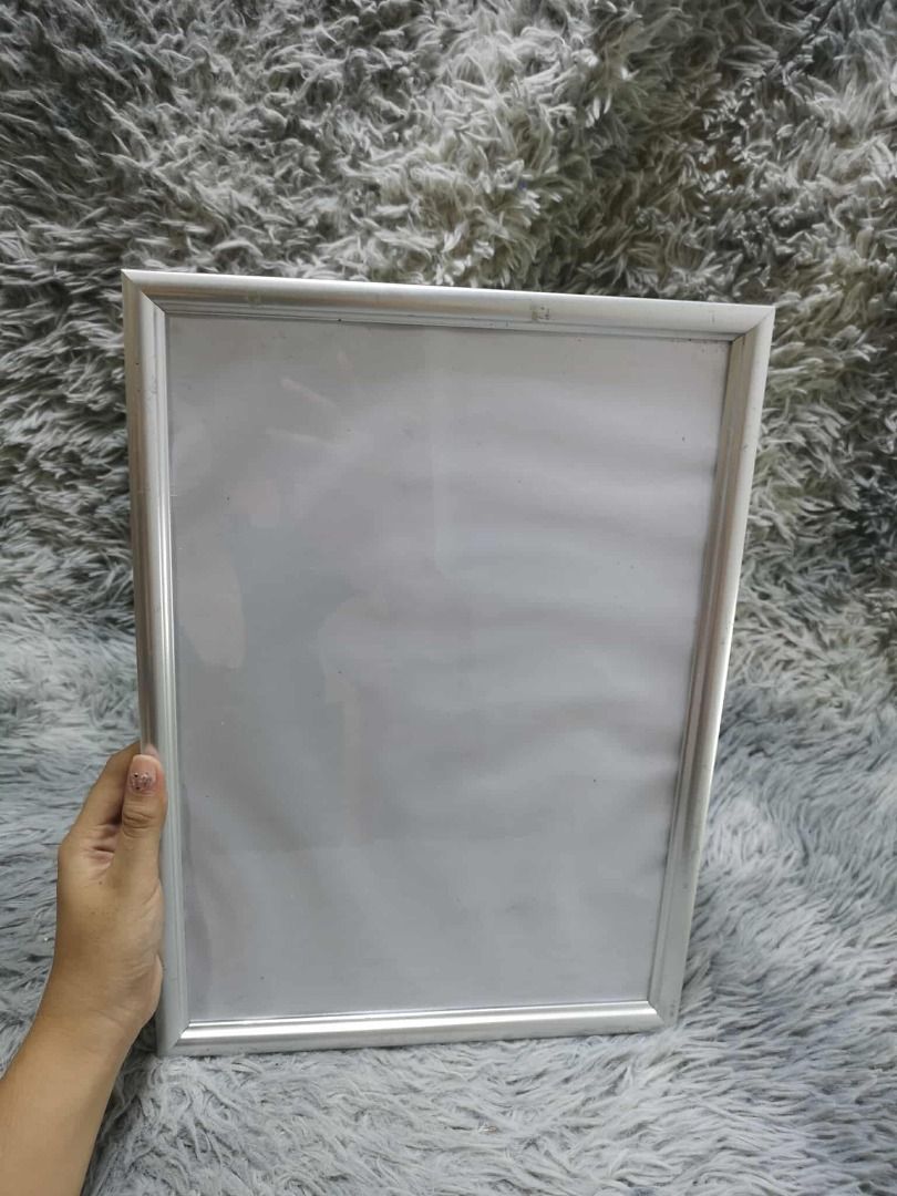 Silver Wall Mounted Frame (Category: Frames & Pictures) located in Santa Cruz. Submitted by jmy_surplus.2 (Listing ID 1431825805, Image 2). Description: Size ; L - 28 W - 38 H - 2 Color ; Silver Type ; Frame Brand ; No brand Material ; Plastic Style ; Silver Lining Wall Hanging Frame JMA JMY 5 Batch #198.
