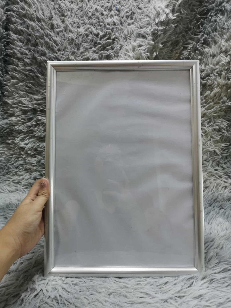 Silver Wall Mounted Frame (Category: Frames & Pictures) located in Santa Cruz. Submitted by jmy_surplus.2 (Listing ID 1431825805, Image 1). Description: Size ; L - 28 W - 38 H - 2 Color ; Silver Type ; Frame Brand ; No brand Material ; Plastic Style ; Silver Lining Wall Hanging Frame JMA JMY 5 Batch #198.