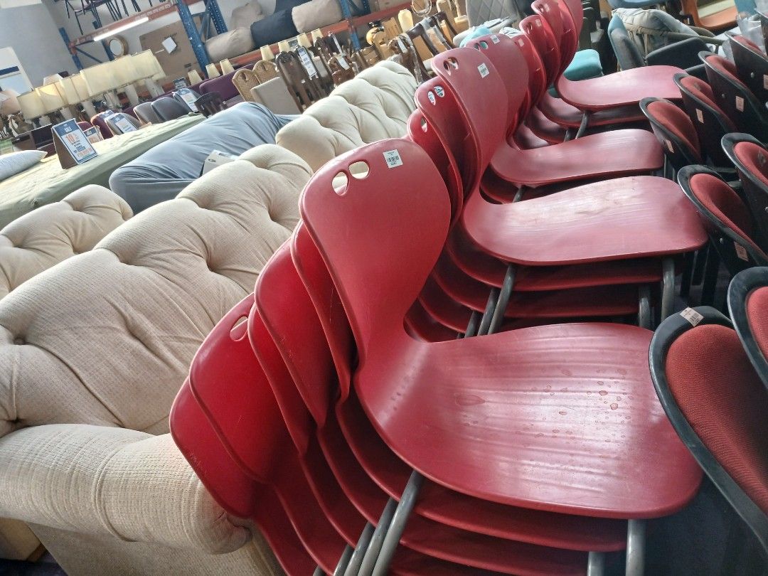 Stackable Chair (Category: Chairs) located in Manila. Submitted by sc_arvin (Listing ID 1431878875, Image 2). Description: .