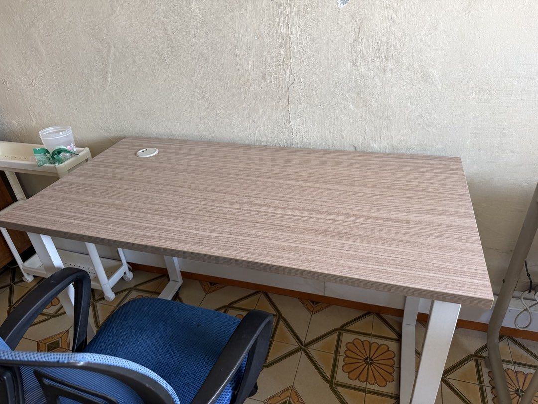 Study Table (Category: Tables & Sets) located in Singapore. Submitted by mangomochis (Listing ID 1431854347, Image 1). Description: .
