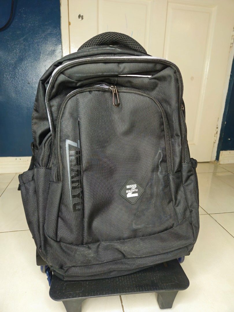 Trolley Bag (Category: Laptop Bags & Sleeves) located in Santa Rosa. Submitted by fairygalesclothestation25 (Listing ID 1431936917, Image 2). Description: last pic flaws ( tear inside) can used as backpack as well.