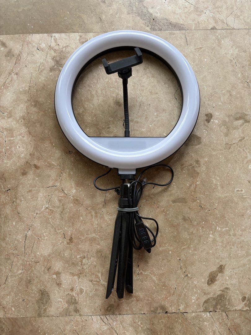 Tylex Selfie Ring Light with Cellphone Holder (Category: Lighting & Studio Equipment) located in Quezon City. Submitted by tidyup.lara (Listing ID 1431800681, Image 2). Description: Sold as is Condition 8/10: used but in good condition Original price online is around PHP 2,200.