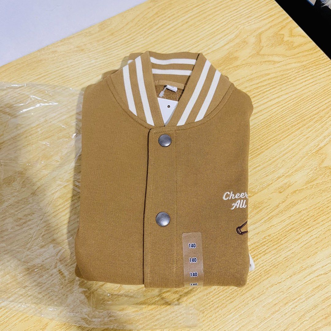 Uniqlo Jacket | Brand new (Category: Babies & Kids Fashion) located in Paranaque City. Submitted by belle_cloud (Listing ID 1431831781, Image 1). Description: Uniqlo Jacket | Brand new Very elegant and maporma, brand new with tags. 10 - 12yo petite | 140 perfect for all kinds of lakad. :) MOP: Banks and Gcash.